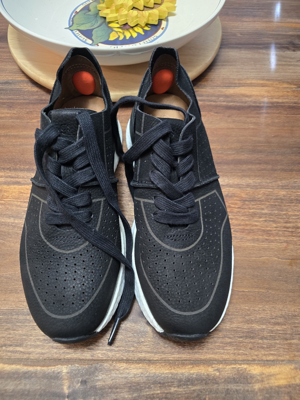 Kenneth Cole Gentle Soles Black and White Men's Lace-Up Sneakers size 8.5